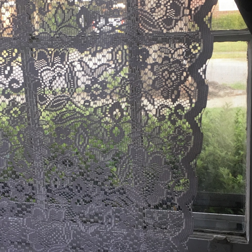 4 panels of lace curtains